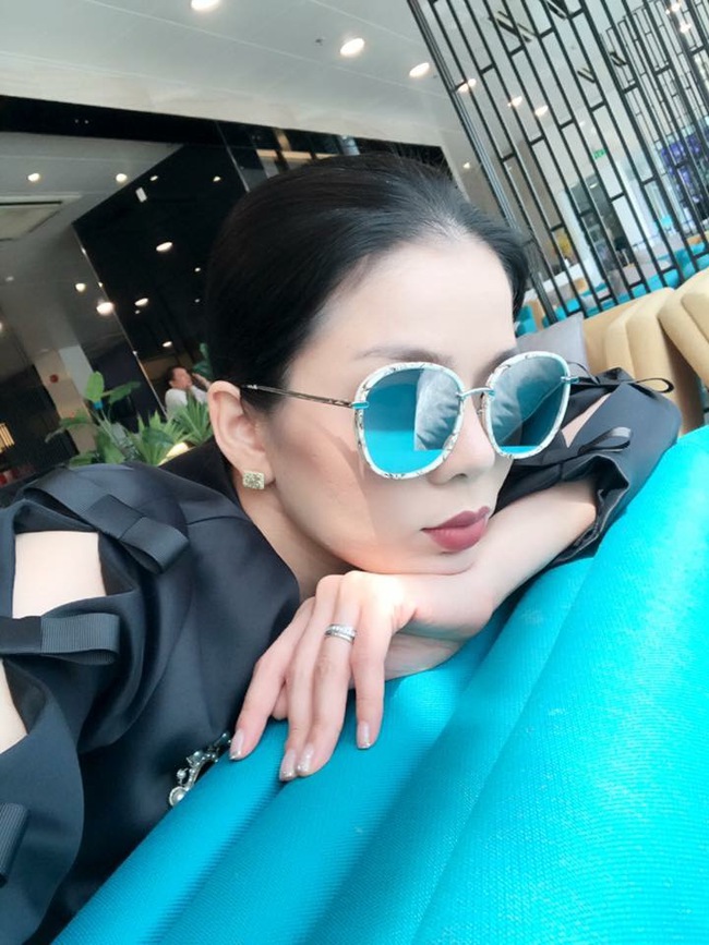 Soi nhất cử nhất động của sao Việt (6/2) - Ảnh 10.