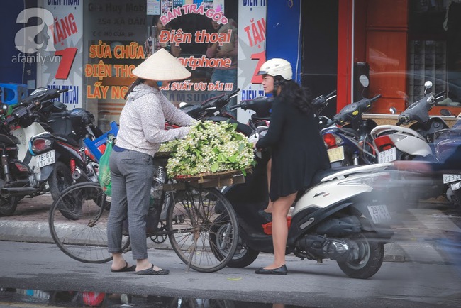 Tháng ba sắp về, phố phường Hà Nội lại dịu dàng nồng nàn hương bưởi - Ảnh 6.