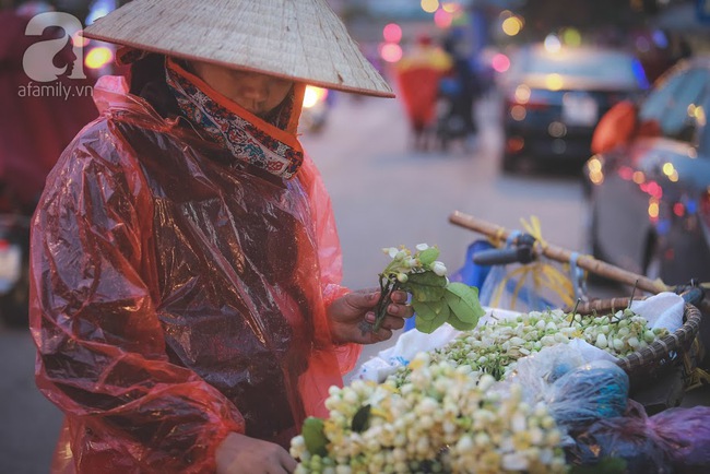 Tháng ba sắp về, phố phường Hà Nội lại dịu dàng nồng nàn hương bưởi - Ảnh 13.