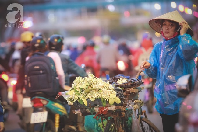 Tháng ba sắp về, phố phường Hà Nội lại dịu dàng nồng nàn hương bưởi - Ảnh 16.