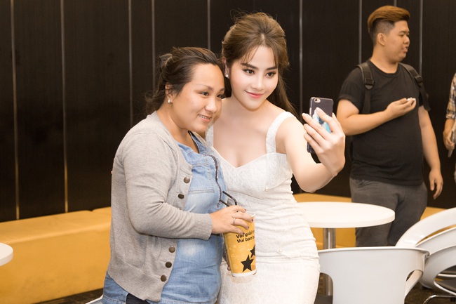 Nam Em nói về việc bị chê bai ở Lô tô: Tôi không phải bình hoa di động - Ảnh 7. Nam Em nói về việc bị chê bai ở Lô tô: Tôi không phải bình hoa di động - Ảnh 7.