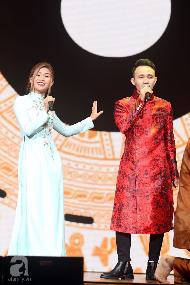 Noo Phước Thịnh cùng trò cưng The Voice nhảy múa tưng bừng tại Malaysia - Ảnh 7.