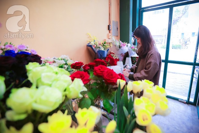 Doanh nhân chi 30 triệu đồng mua 99 bông hoa hồng phủ socola nhập khẩu tặng bạn gái dịp Valentine - Ảnh 20.