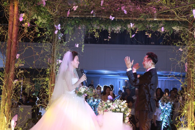 MC Thành Trung và vợ hotgirl kí kết hợp đồng hôn nhân trước sự làm chứng của Xuân Bắc và Tự Long - Ảnh 5.