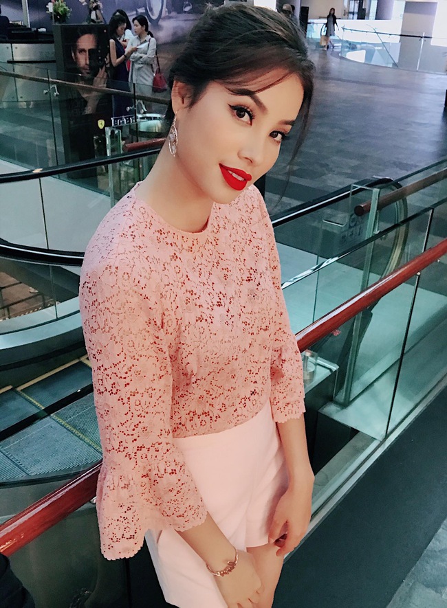 Soi nhất cử nhất động của sao Việt (25/4) - Ảnh 2.