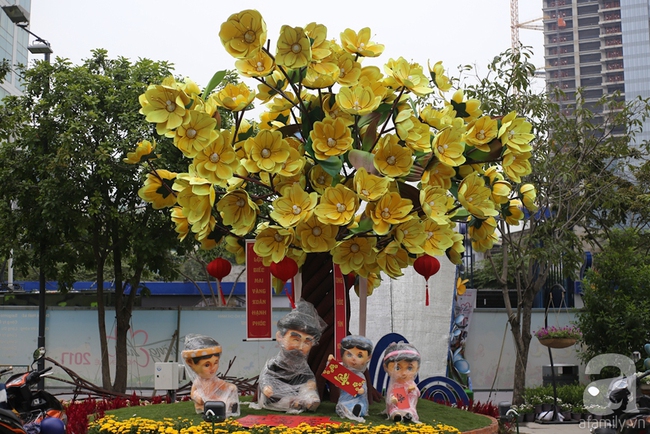 Ngắm đường hoa Nguyễn Huệ rực rỡ trước ngày khai mạc - Ảnh 12.