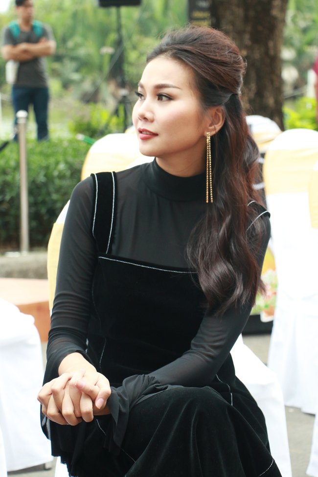 Si&ecirc;u mẫu Thanh Hằng k&iacute;n đ&aacute;o, đẹp rạng rỡ bất chấp tuổi 34 - Ảnh 2.