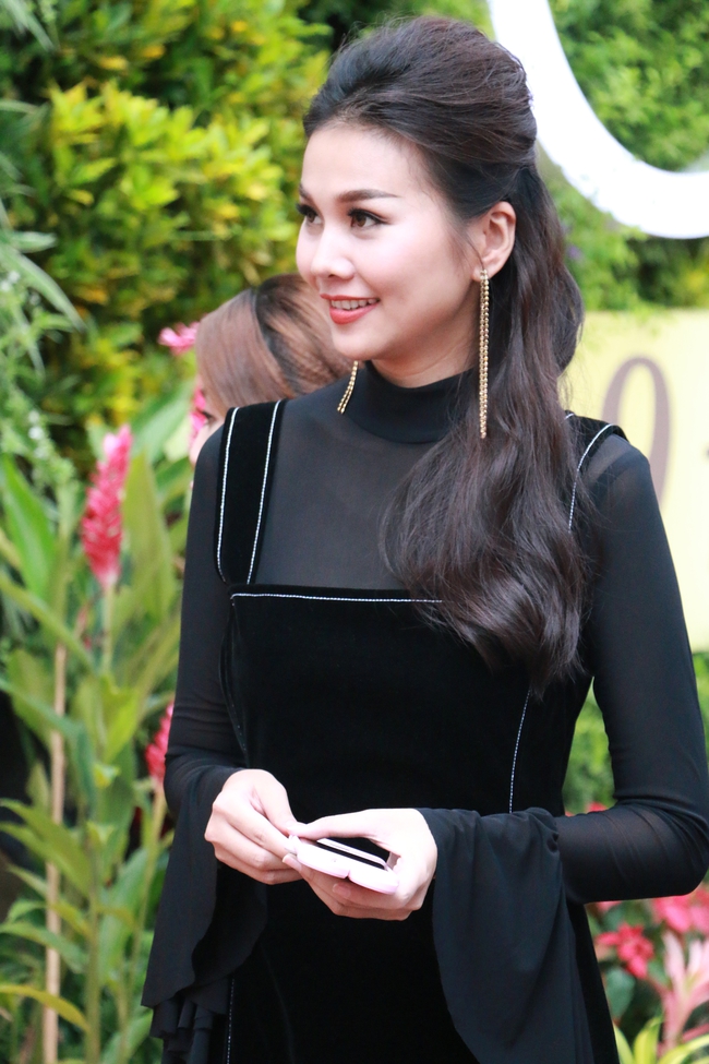 Si&ecirc;u mẫu Thanh Hằng k&iacute;n đ&aacute;o, đẹp rạng rỡ bất chấp tuổi 34 - Ảnh 3.