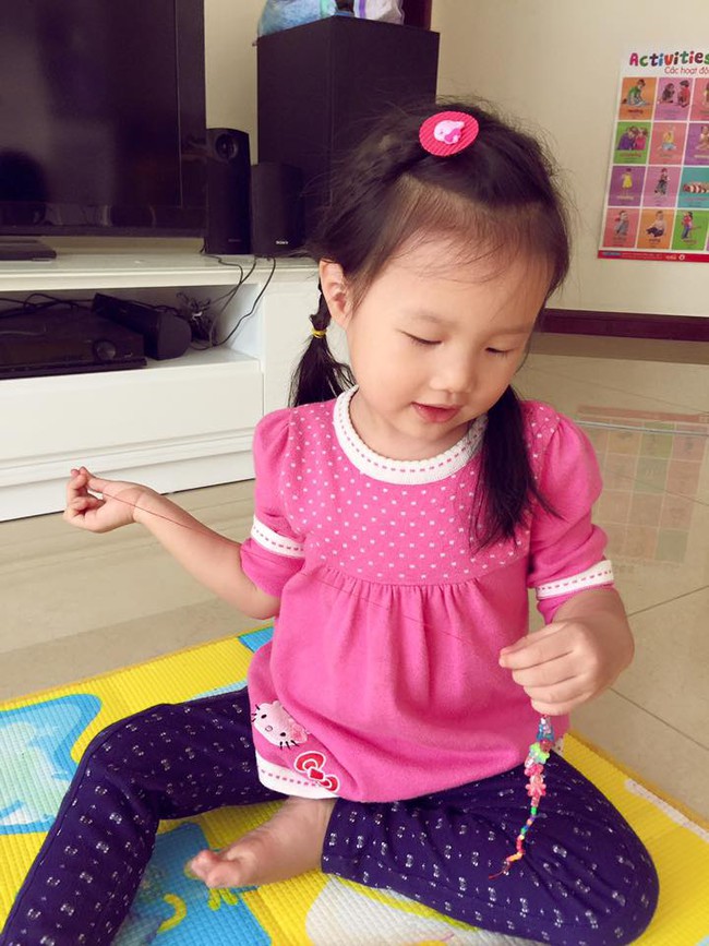 Cô bé 3 tuổi khiến người lớn kinh ngạc khi nói “Chúc mừng năm mới” bằng 11 thứ tiếng - Ảnh 10.