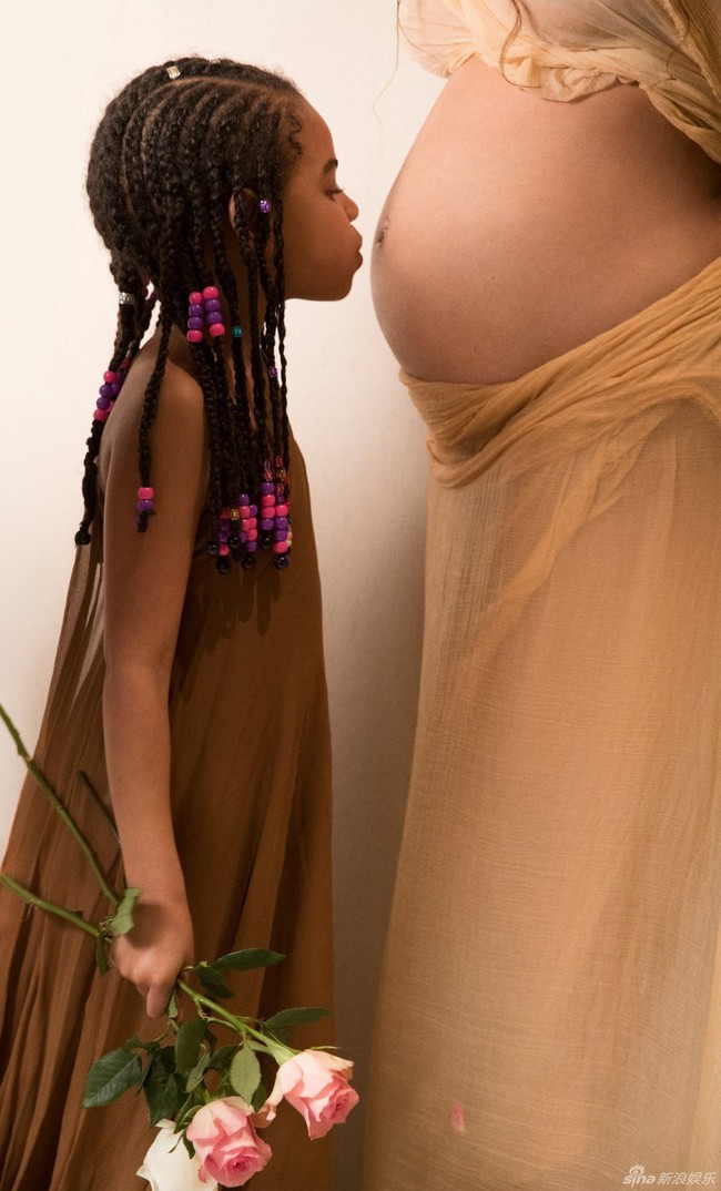 See a series of sexy nude photos of pregnant woman Beyonce - Photo 5.