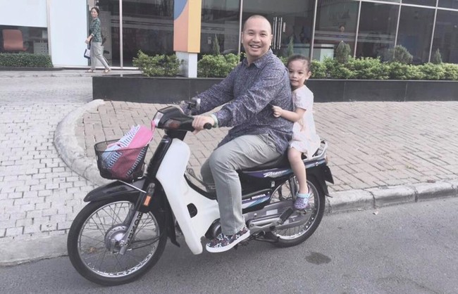 Ông xã Phạm Quỳnh Anh chia sẻ về sự thay đổi đáng yêu của con gái khi có em - Ảnh 2.