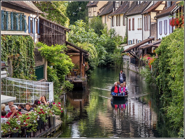 10 ngôi làng đẹp như thiên đường dưới hạ giới của nước Pháp - Ảnh 4.