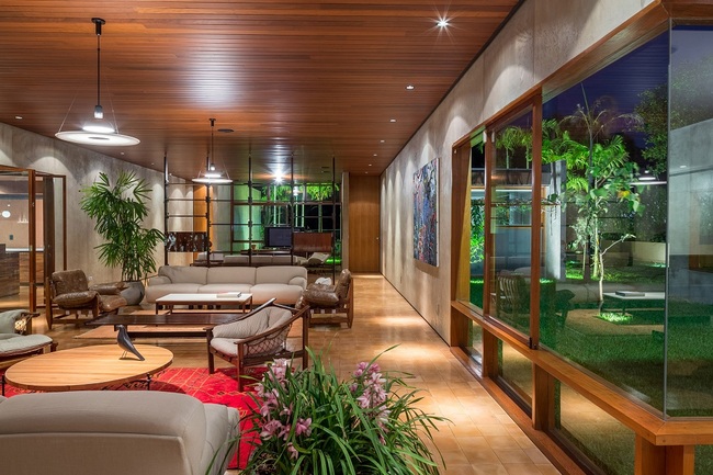 Ngôi nhà đặc biệt khi thiết kế thảm thực vật dày đặc bao quanh và nội thất độc đáo theo phong cách retro - Ảnh 14.