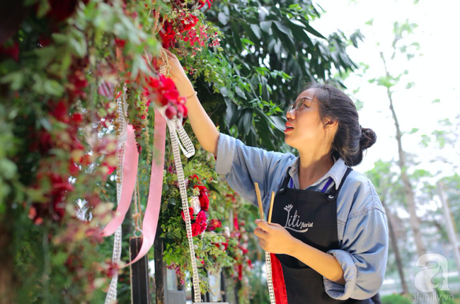Cặp đôi Hà Thành trang trí tiệc cưới sân vườn với sắc đỏ đẹp như một giấc mơ về hạnh phúc - Ảnh 8.