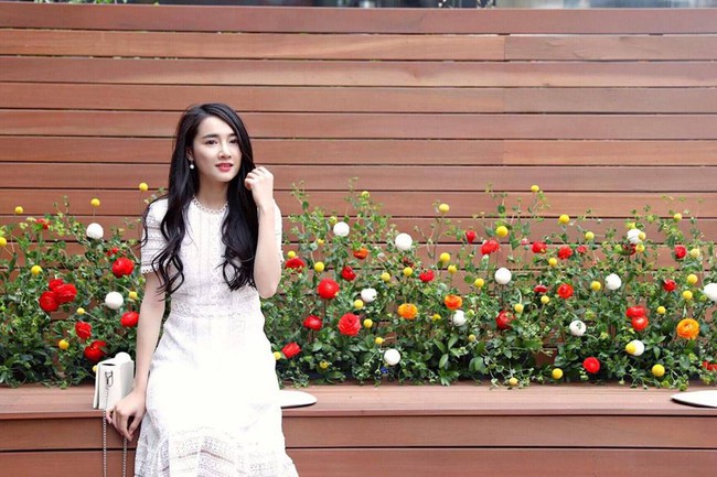 Soi nhất cử nhất động của sao Việt (23/4) - Ảnh 1.