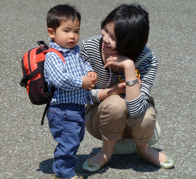 Mẹ Việt nuôi dạy con ở Nhật: Người ngoài nhìn vào hâm mộ, người trong cuộc sốc lên sốc xuống - Ảnh 1.