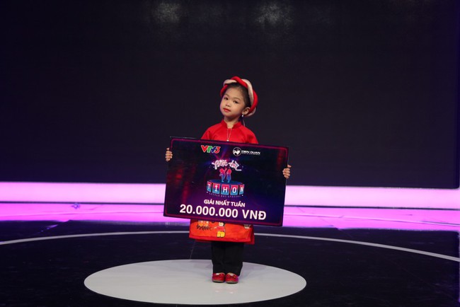 Chi Pu – Trấn Thành ngất xỉu vì xem cô bé 4 tuổi xinh xắn này làm MC - Ảnh 8.