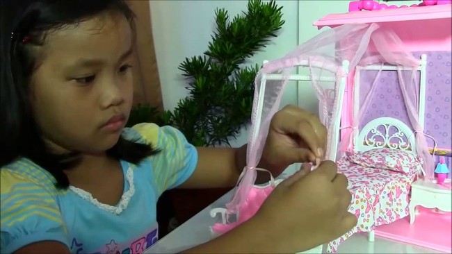 Khám phá bộ nhà búp bê Barbie lộng lẫy được bé gái yêu thích có giá gần 2 triệu đồng - Ảnh 4.