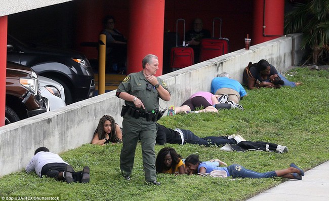 Hiện trường xả súng đẫm máu, hỗn loạn ở sân bay Mỹ khiến ít nhất 5 người thiệt mạng - Ảnh 9.