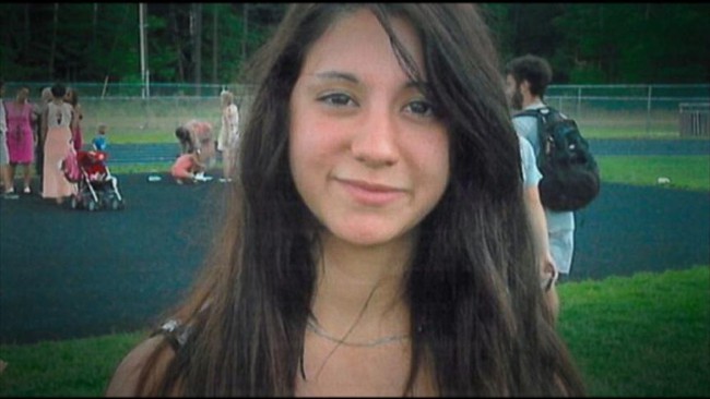Kí ức kinh hoàng của cô gái 14 tuổi bị bắt cóc khi tan trường, trở thành búp bê tình dục suốt 9 tháng - Ảnh 1.