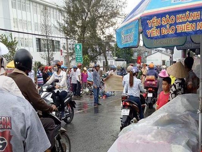 Xe khách Phương Trang tông chết bé gái 14 tuổi - Ảnh 1. Xe khách Phương Trang tông chết bé gái 14 tuổi - Ảnh 1.