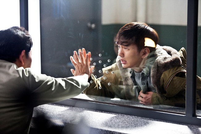 Phim kịch tính từng giây của Yoo Seung Ho cập bến truyền hình Việt - Ảnh 2.