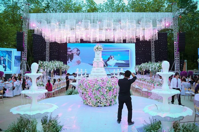 Nữ đại gia Bình Phước hóa công chúa trong đám cưới 6 tỷ đồng với bạn trai 7 năm - Ảnh 20.