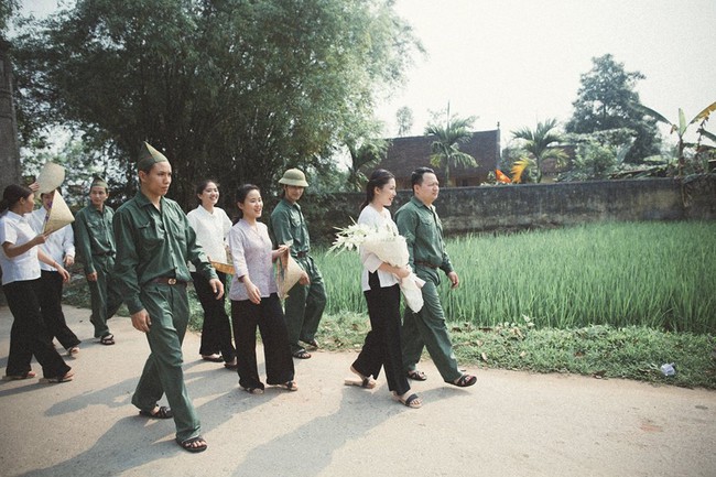 Phát sốt với 100 năm đám cưới Việt Nam, bộ ảnh cưới độc đáo của của cô dâu chú rể yêu những gì hoài cổ - Ảnh 6.