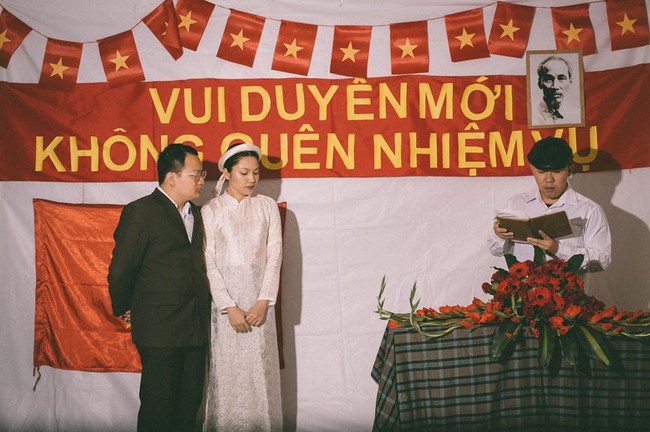 Phát sốt với 100 năm đám cưới Việt Nam, bộ ảnh cưới độc đáo của của cô dâu chú rể yêu những gì hoài cổ - Ảnh 11.