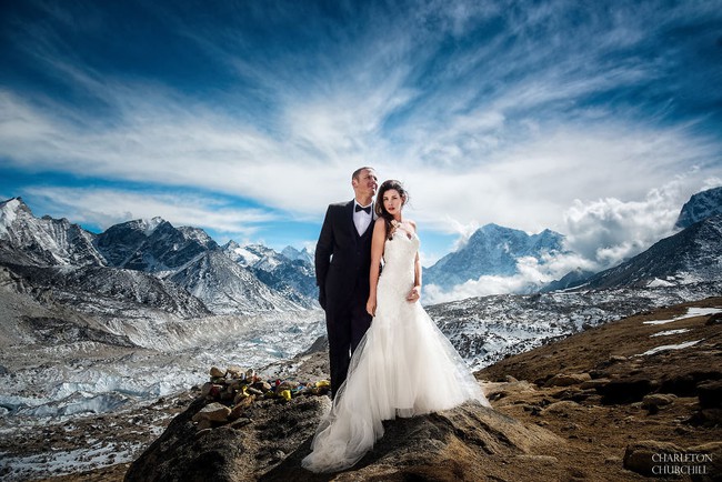 Cặp đôi dành trọn 3 tuần leo bộ để thực hiện lễ cưới có “1-0-2” trên đỉnh Everest - Ảnh 9.