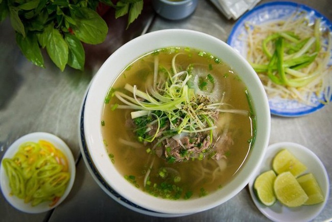 6 món ăn siêu bình dân mà khách nước ngoài nào đến Việt Nam cũng muốn thử - Ảnh 5.