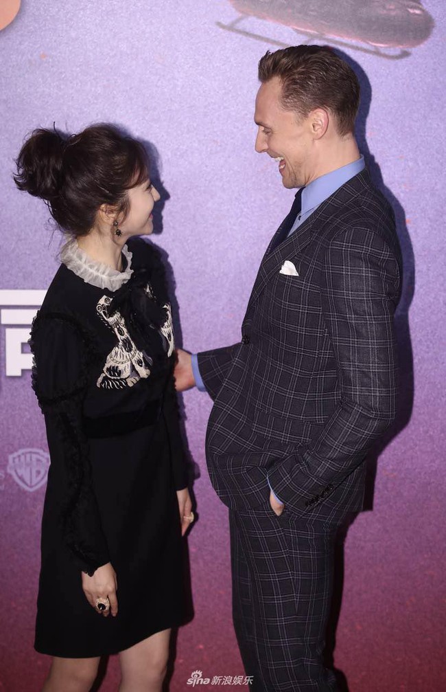 Bị chê dở thì đã sao, đệ nhất mỹ nữ Cảnh Điềm vẫn cười tít mắt vui đùa với Tom Hiddleston - Ảnh 7.