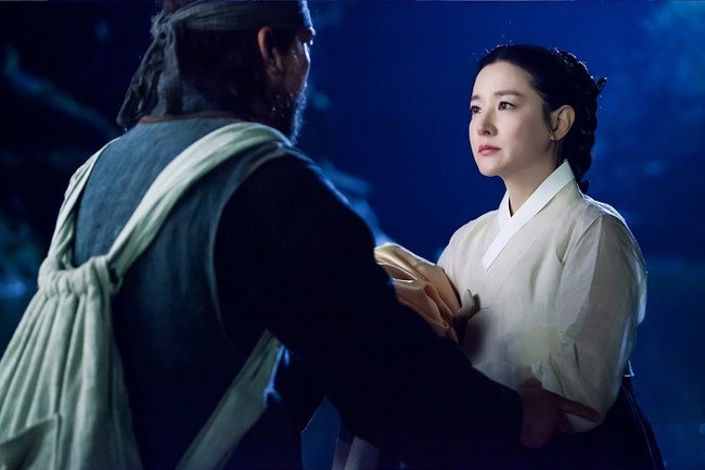 Song Seung Hun bị xử tội chết, Lee Young Ae chứng tỏ bản lĩnh nữ nhi khiến người người nể phục - Ảnh 7.