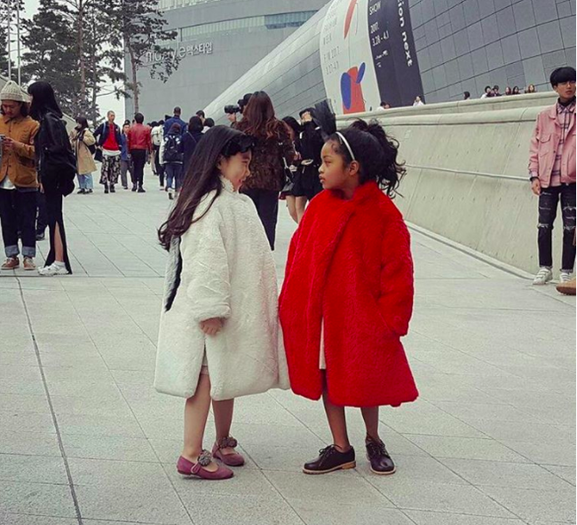 Fashionista nhí cũng lên đồ kĩ và chất không kém tại Tuần lễ thời trang Seoul - Ảnh 18.