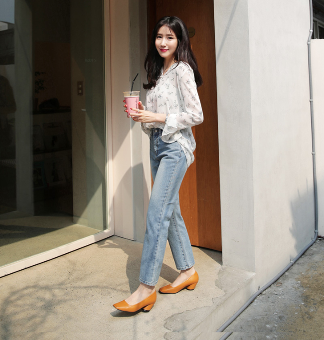 Diện quần dài vào mủa nắng nóng sẽ không còn là nỗi ám ảnh nhờ những mẫu quần jeans, quần vải này - Ảnh 12.