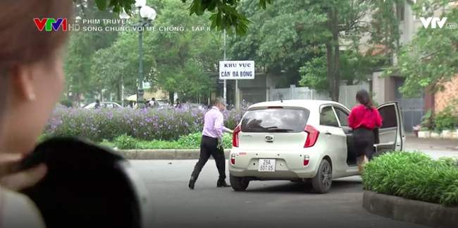 Quên hình ảnh nhăn nhó đi, mẹ chồng khó tính cũng có lúc ghen tuông đáng yêu thế này! - Ảnh 1.