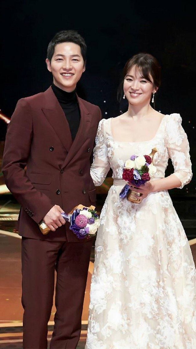 Dân mạng lại dậy sóng trước thông tin Song Joong Ki và Song Hye Kyo sẽ cưới trong năm nay - Ảnh 2.