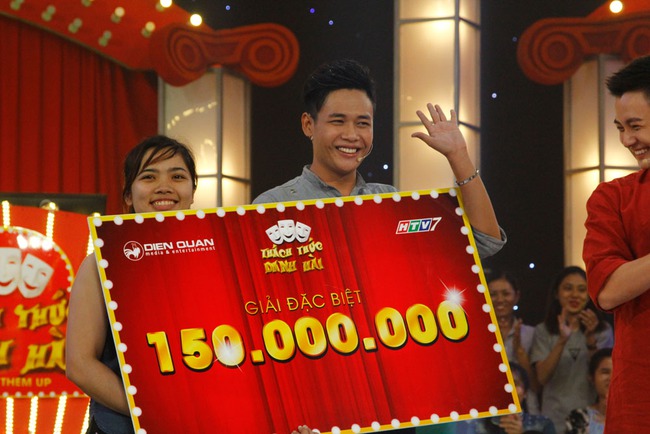 Hot boy trà sữa nhận giải 150 triệu đồng, Trấn Thành bị chỉ trích cười giả tạo - Ảnh 7.