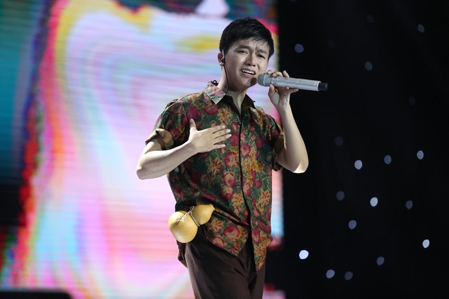 Chí Phèo Bùi Công Nam chuốc rượu làm say lòng khán giả Sing My Song - Ảnh 2.