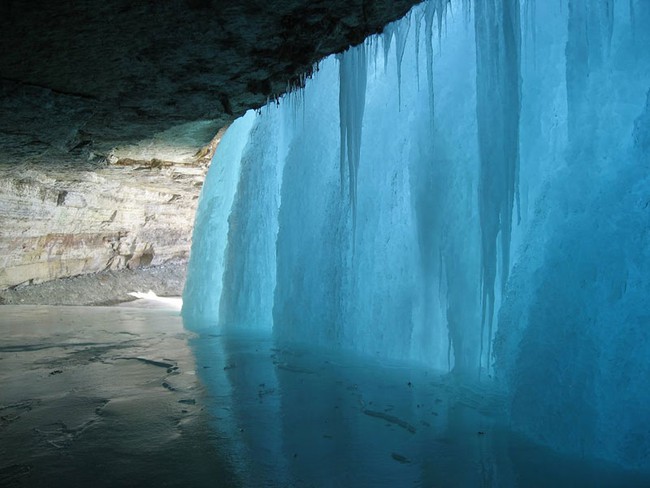 Những thác nước đóng băng đẹp hiếm thấy trên thế giới - Ảnh 5.