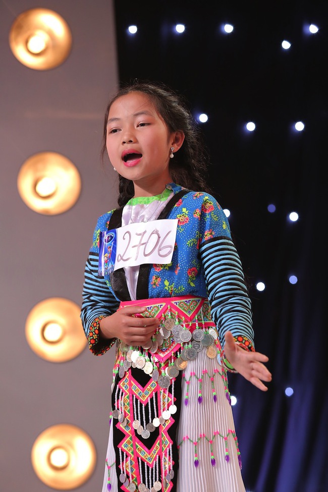 Cô bé khiếm thị 9 tuổi khiến bất cứ ai xem Vietnam Idol Kids cũng phải xúc động - Ảnh 9.