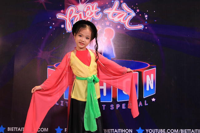 Thị Mầu 6 tuổi siêu đáng yêu khiến Mỹ Linh, Trấn Thành phát cuồng - Ảnh 3.