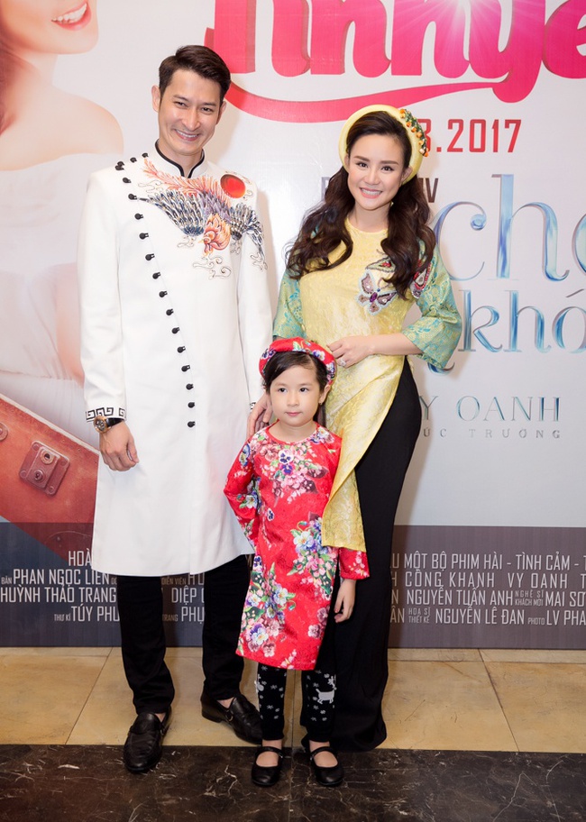 Vắng vợ đẹp, Huy Khánh và con gái vui vẻ sánh đôi Vy Oanh - Ảnh 1.