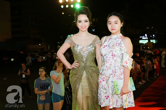 Dàn sao Việt xúng xính váy hoa lộng lẫy trên thảm đỏ Cánh diều 2017 - Ảnh 13.
