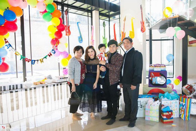 Cuộc sống trong biệt thự triệu đô của con trai Đan Trường: Vú em phải biết 3 thứ tiếng - Ảnh 11. Cuộc sống trong biệt thự triệu đô của con trai Đan Trường: Vú em phải biết 3 thứ tiếng - Ảnh 11.