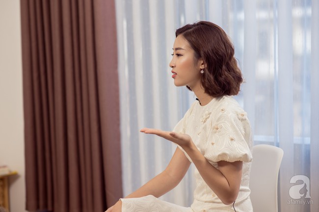 Hoa hậu Đỗ Mỹ Linh đã cho tân Hoa hậu Trần Tiểu Vy lời khuyên khi cả hai cùng nhau đi ăn tối - Ảnh 5.