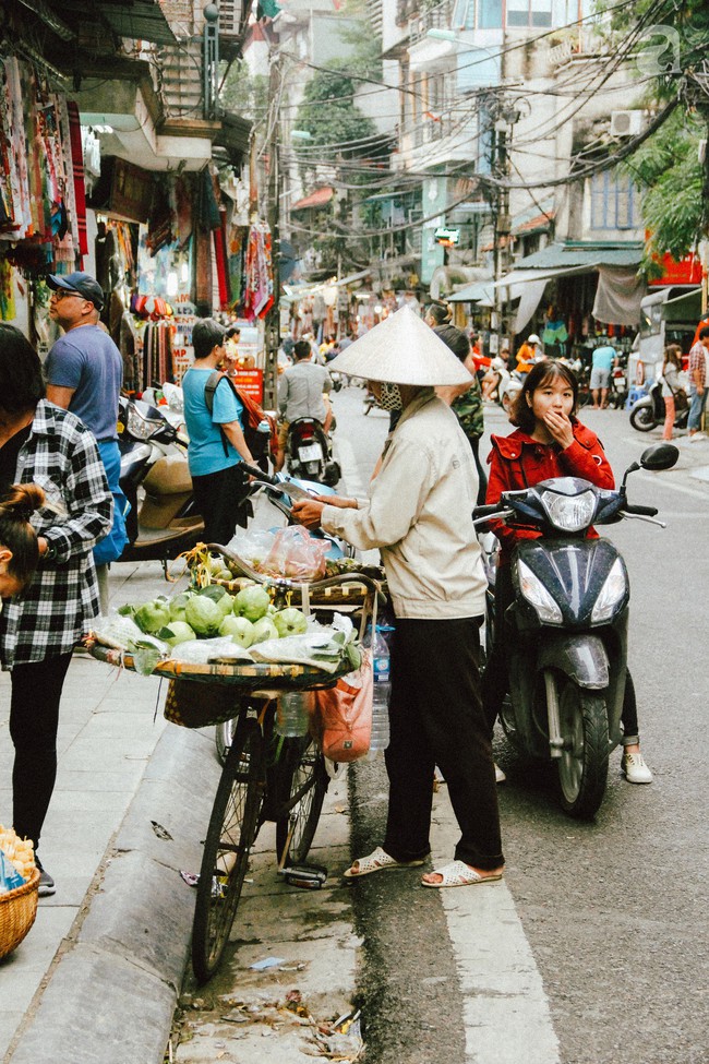 Chùm ảnh: Ngắm Hà Nội chìm trong gió lạnh đầu mùa - Ảnh 6.