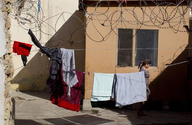 Không vượt qua cuộc kiểm tra trinh tiết, nhiều phụ nữ Afghanistan bị tống giam - Ảnh 1.