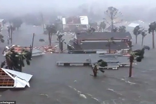 Siêu bão Michael đổ bộ vào Mỹ và Panama với sức tàn phá khủng khiếp - Ảnh 2.