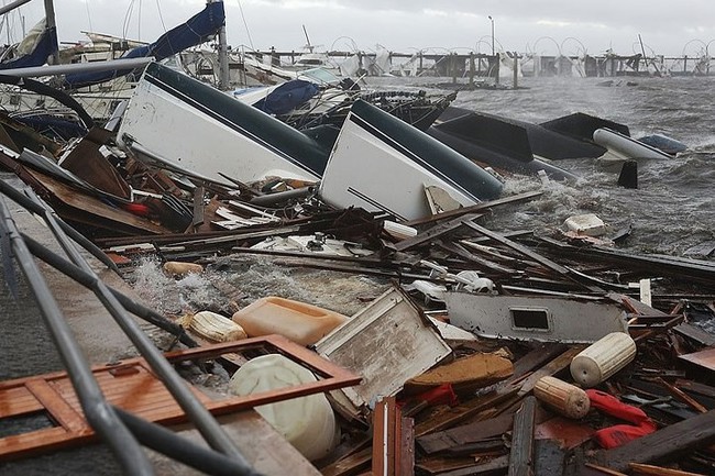 Siêu bão Michael đổ bộ vào Mỹ và Panama với sức tàn phá khủng khiếp - Ảnh 9.